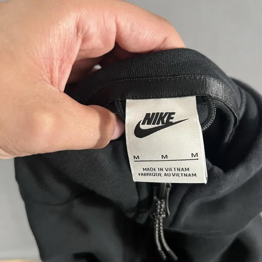 Nike Hoodie Womens Size Medium Black Tech Fleece Sportswear Full Zip Athletic